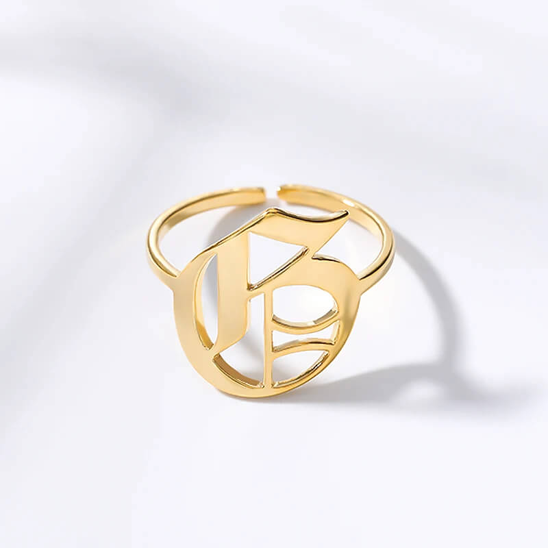Anel Elegance Inicial - Sua Marca Pessoal - Banhado em Ouro 18K