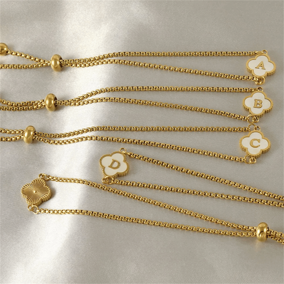 Pulseira de Trevo com Inicial - Banhado em Ouro 18K