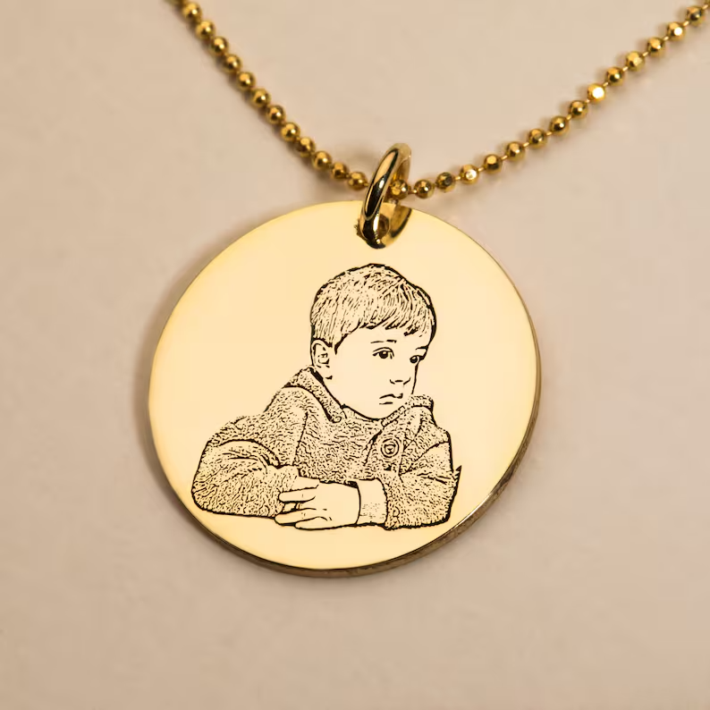 Luz Amor | Colar com foto no pingente | Banhado em Ouro 18K