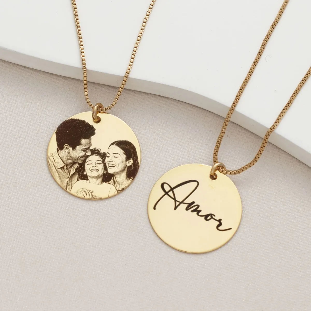 Colar com fotogravação | Banhado em ouro 18K