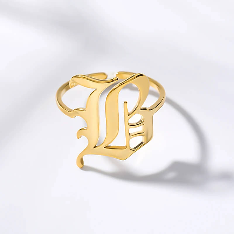 Anel Elegance Inicial - Sua Marca Pessoal - Banhado em Ouro 18K