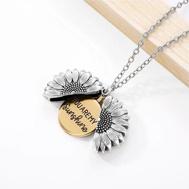Colar + Medalhão "Meu Sol" | Banhado em Ouro 18k