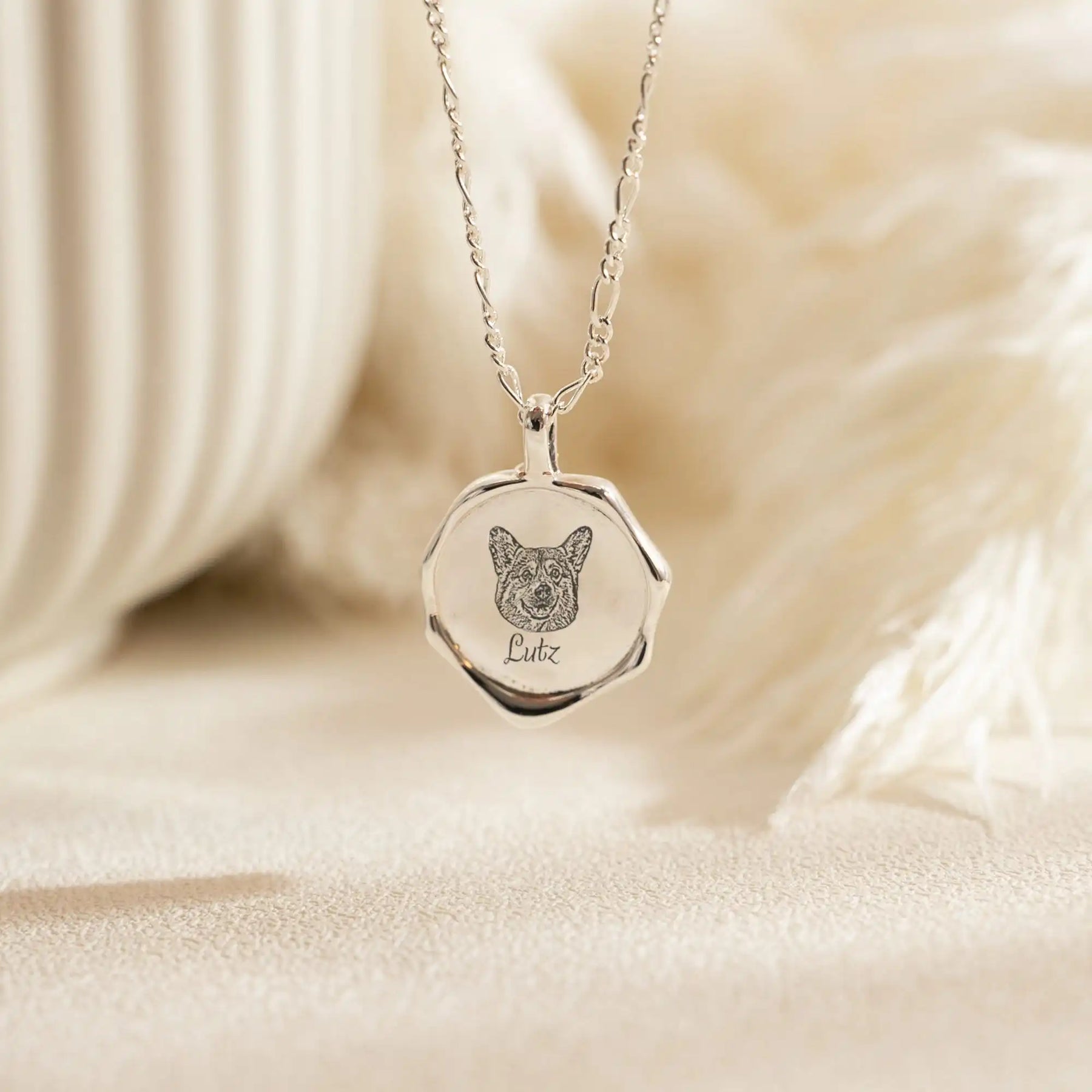 Colar Pegada do Meu Amor | Gravação Personalizada