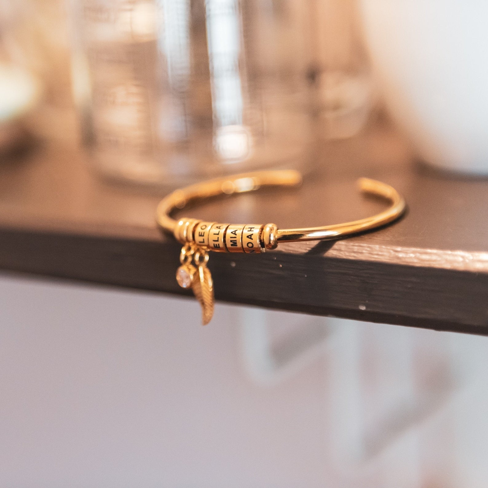 Pulseira Eternelle | Com Nome Gravado e Pingente de Asas