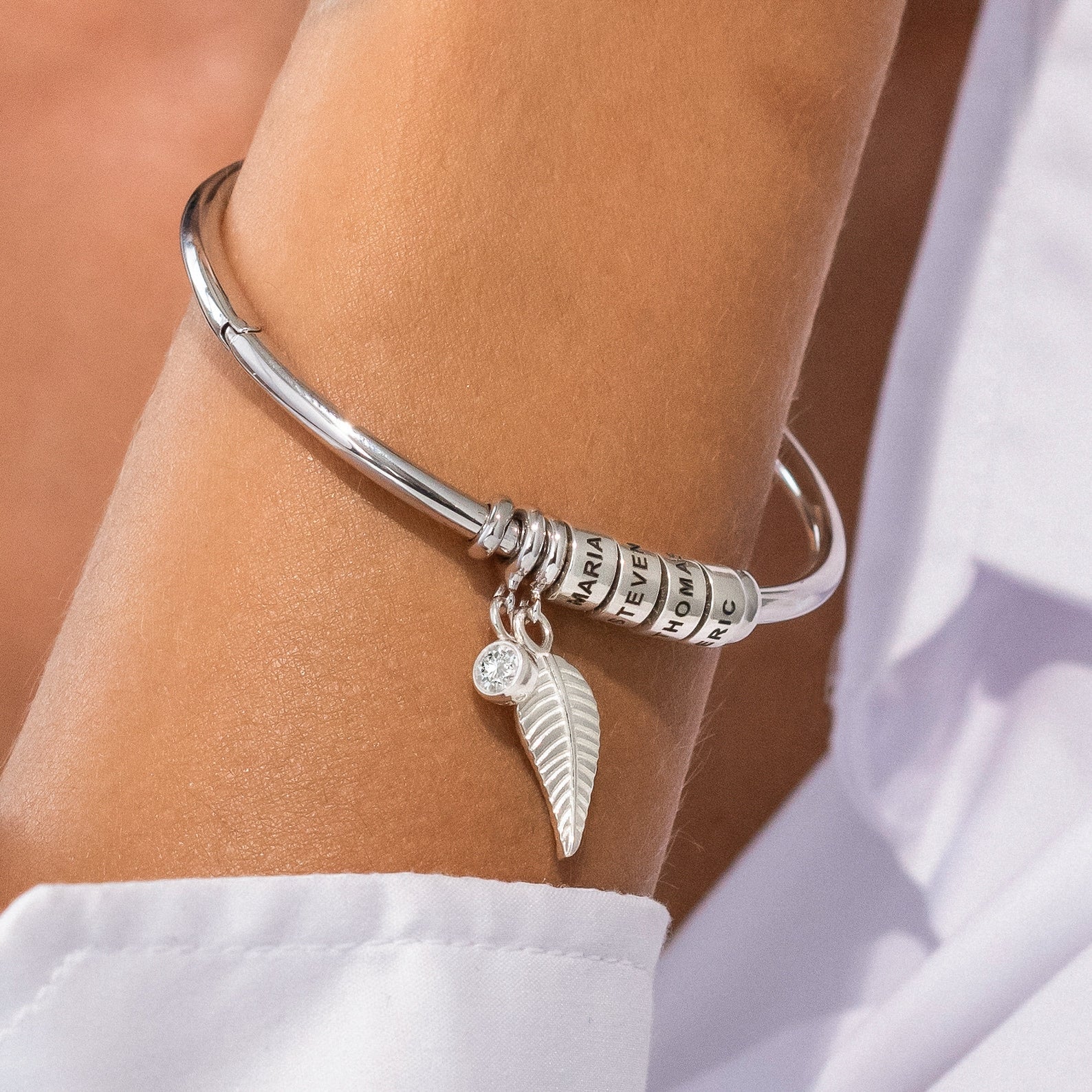 Pulseira Eternelle | Com Nome Gravado e Pingente de Asas