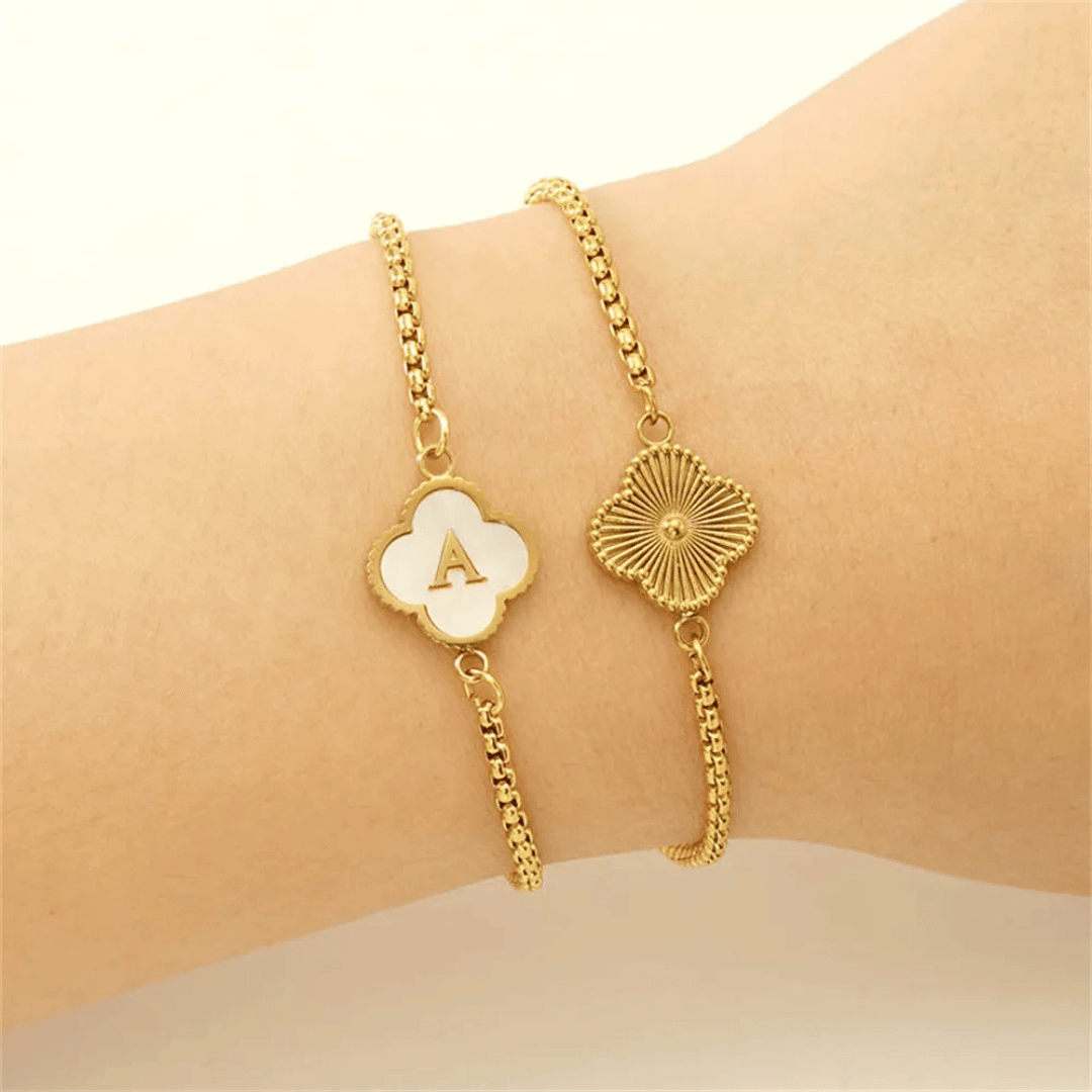 Pulseira de Trevo com Inicial - Banhado em Ouro 18K