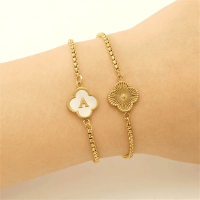 Pulseira de Trevo com Inicial - Banhado em Ouro 18K