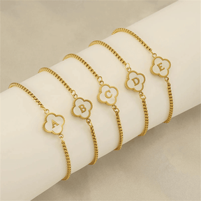 Pulseira de Trevo com Inicial - Banhado em Ouro 18K