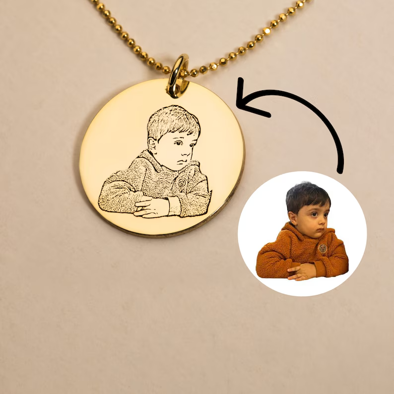 Luz Amor | Colar com foto no pingente | Banhado em Ouro 18K