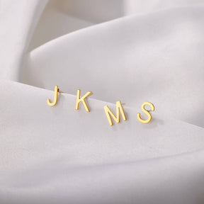 Brincos Minimalistas com letra Iniciais | Banhado em Ouro 18k