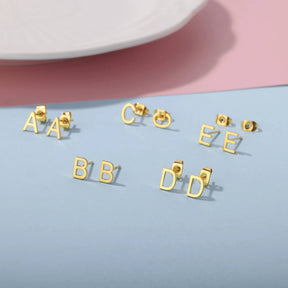 Brincos Minimalistas com letra Iniciais | Banhado em Ouro 18k