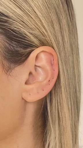 Brincos Minimalistas com letra Iniciais | Banhado em Ouro 18k